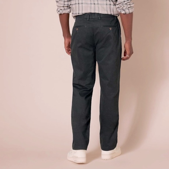 NWOT, CHINO PANT CLASSIC FIT STRAIGHT LEG NATURALLY WRINKLE-RESISTANT - Picture 3 of 16